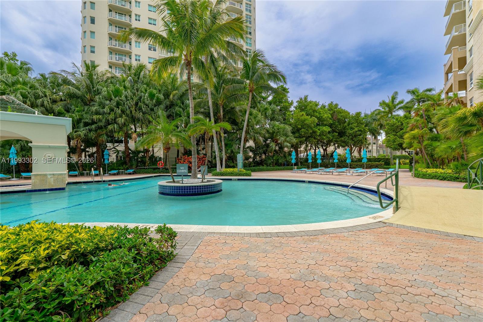 19501 W Country Club Dr #1011, Aventura FL 33180