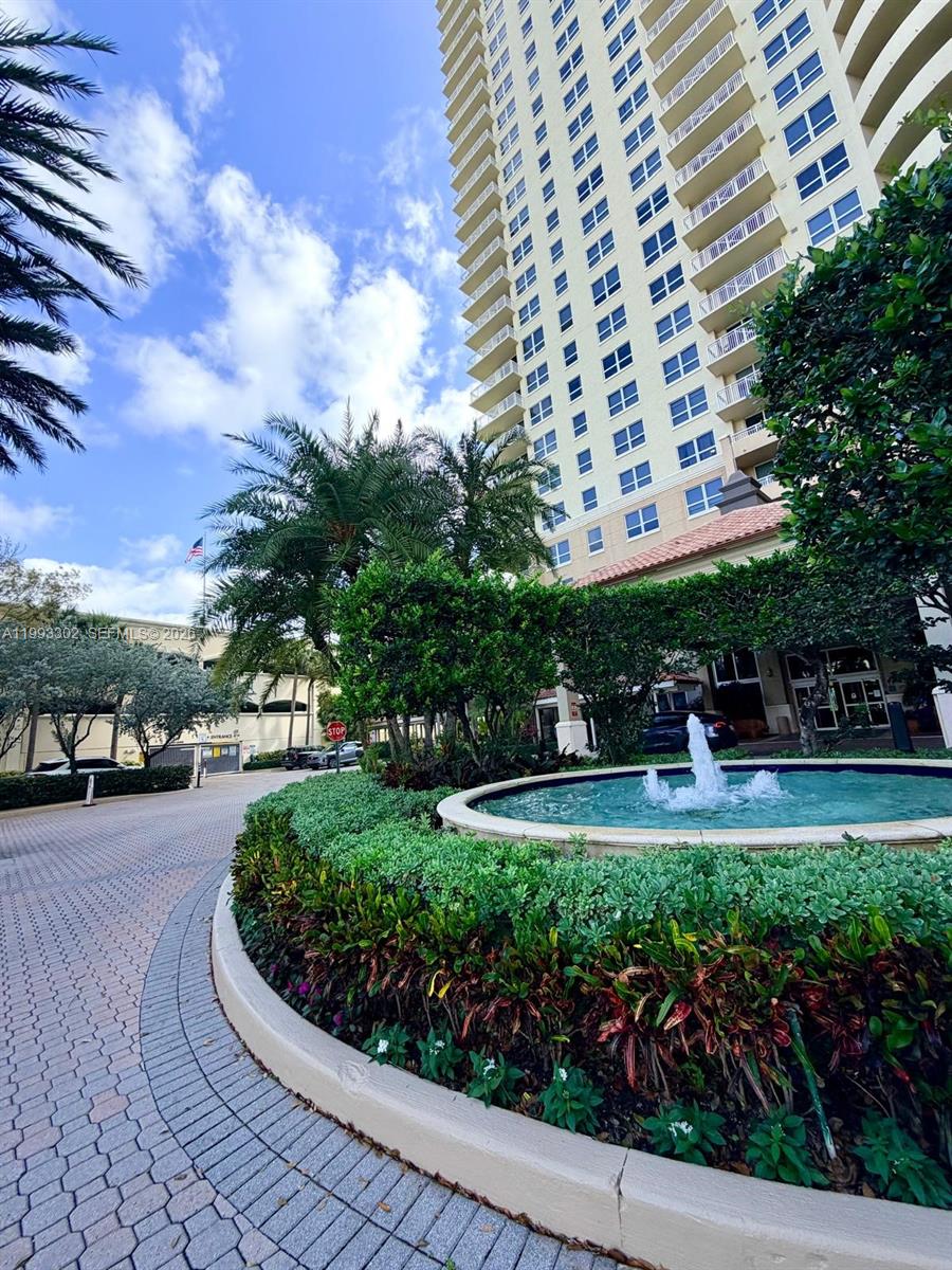 19501 W Country Club Dr #1011, Aventura FL 33180