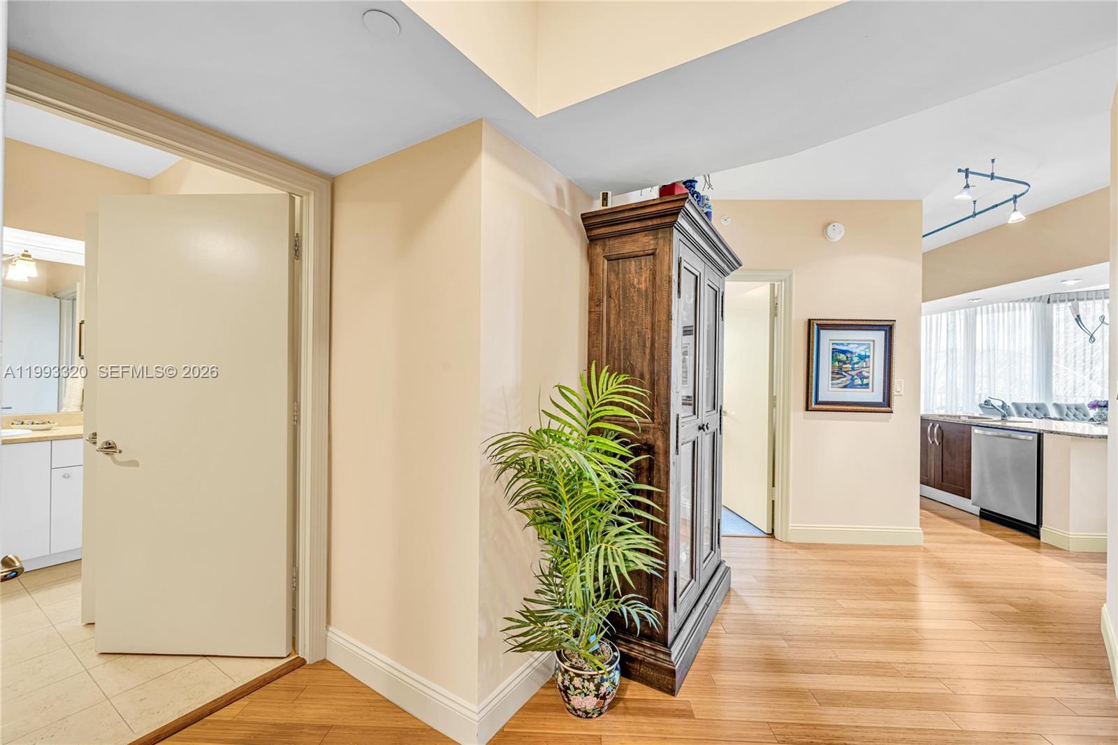 20000 E Country Club Dr #508, Aventura FL 33180