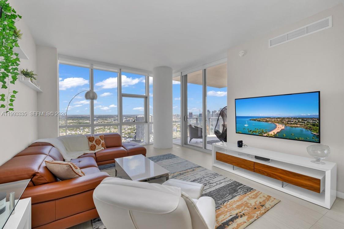 851 NE 1st Ave #3401, Miami FL 33132