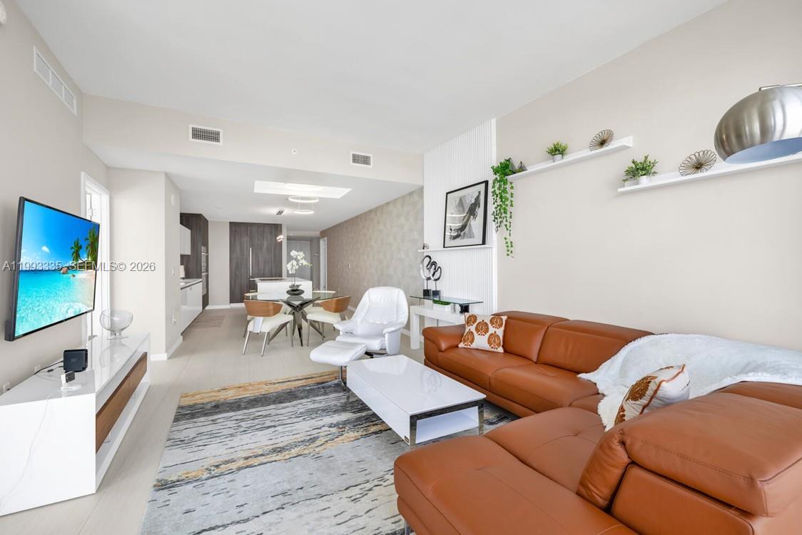 851 NE 1st Ave #3401, Miami FL 33132