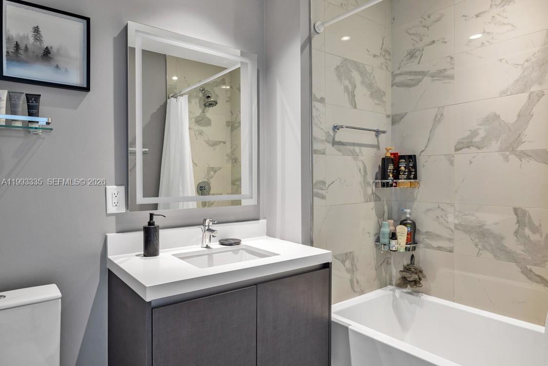 851 NE 1st Ave #3401, Miami FL 33132