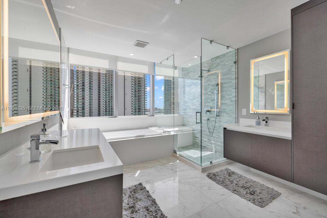 851 NE 1st Ave #3401, Miami FL 33132