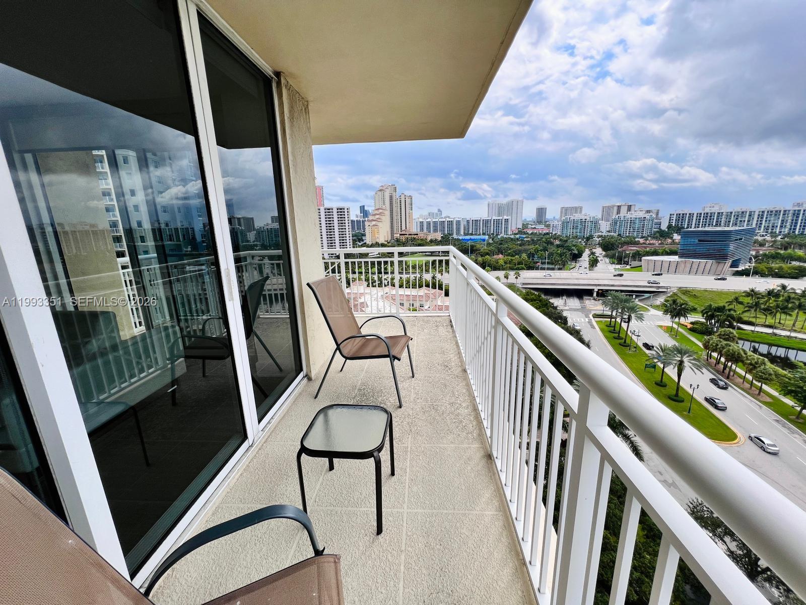 19501 W Country Club Dr #1408, Aventura FL 33180