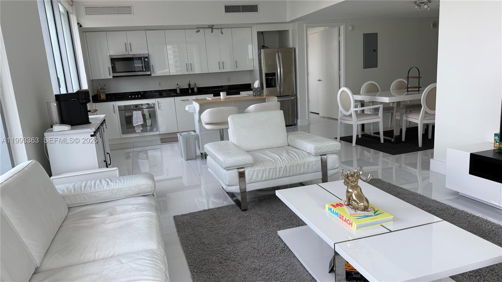 92 SW 3rd St #1505, Miami FL 33130