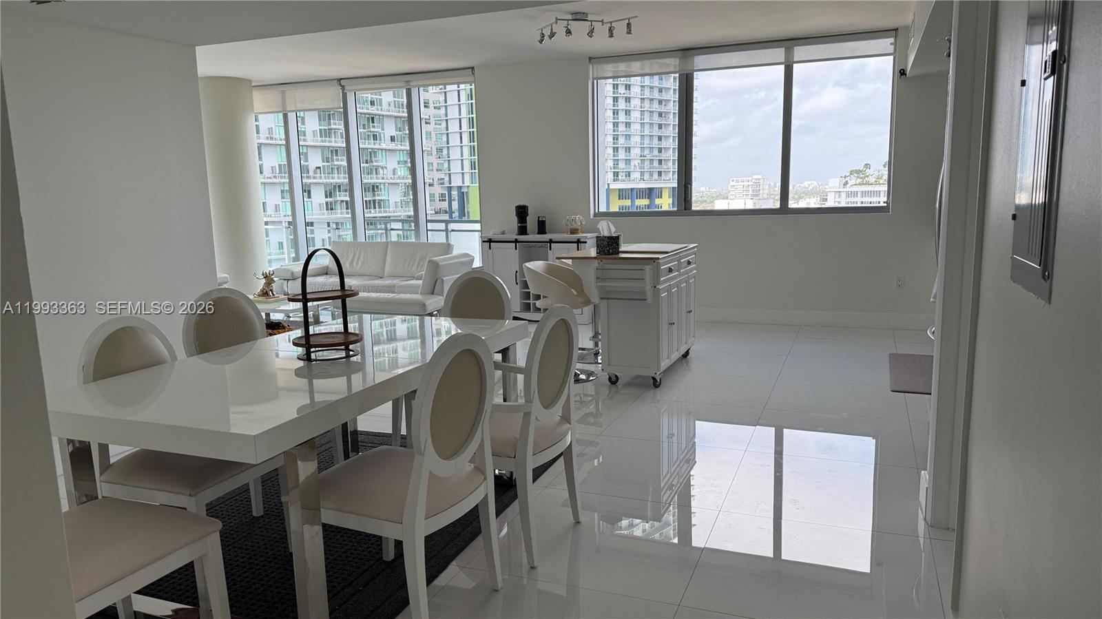 92 SW 3rd St #1505, Miami FL 33130