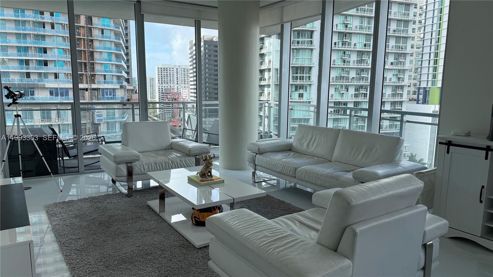 92 SW 3rd St #1505, Miami FL 33130
