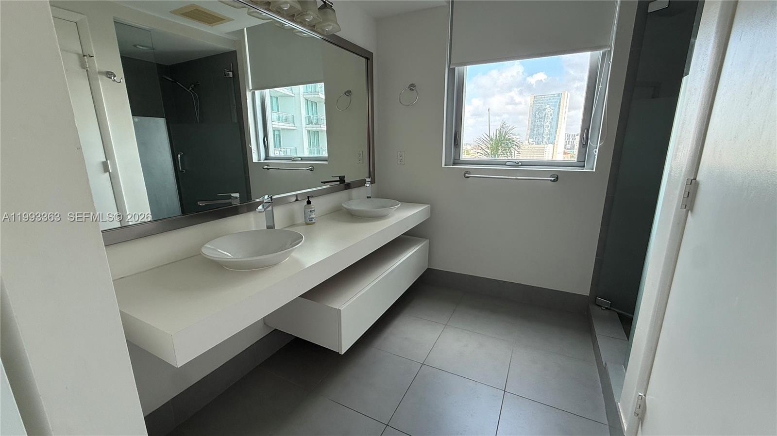 92 SW 3rd St #1505, Miami FL 33130