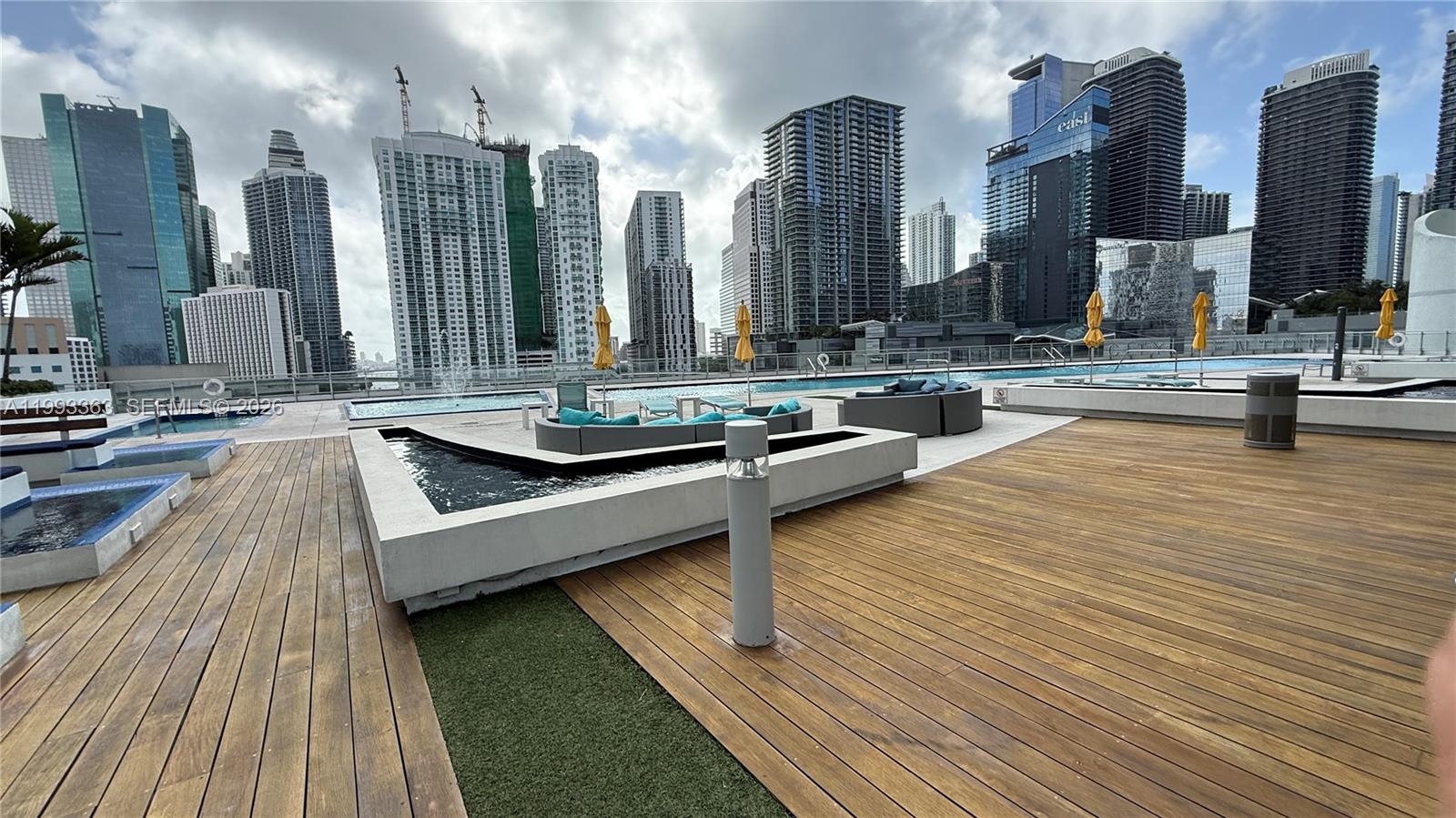 92 SW 3rd St #1505, Miami FL 33130