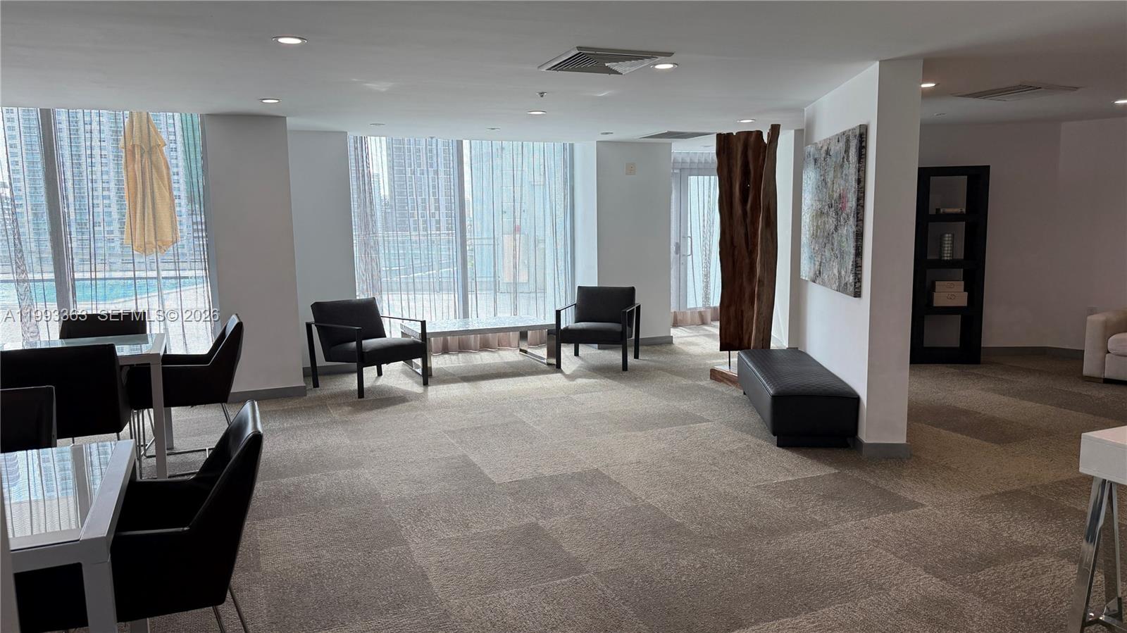 92 SW 3rd St #1505, Miami FL 33130