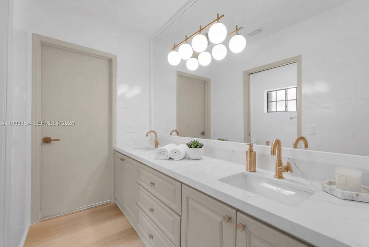 456 SW 20th Rd #458, Miami FL 33129