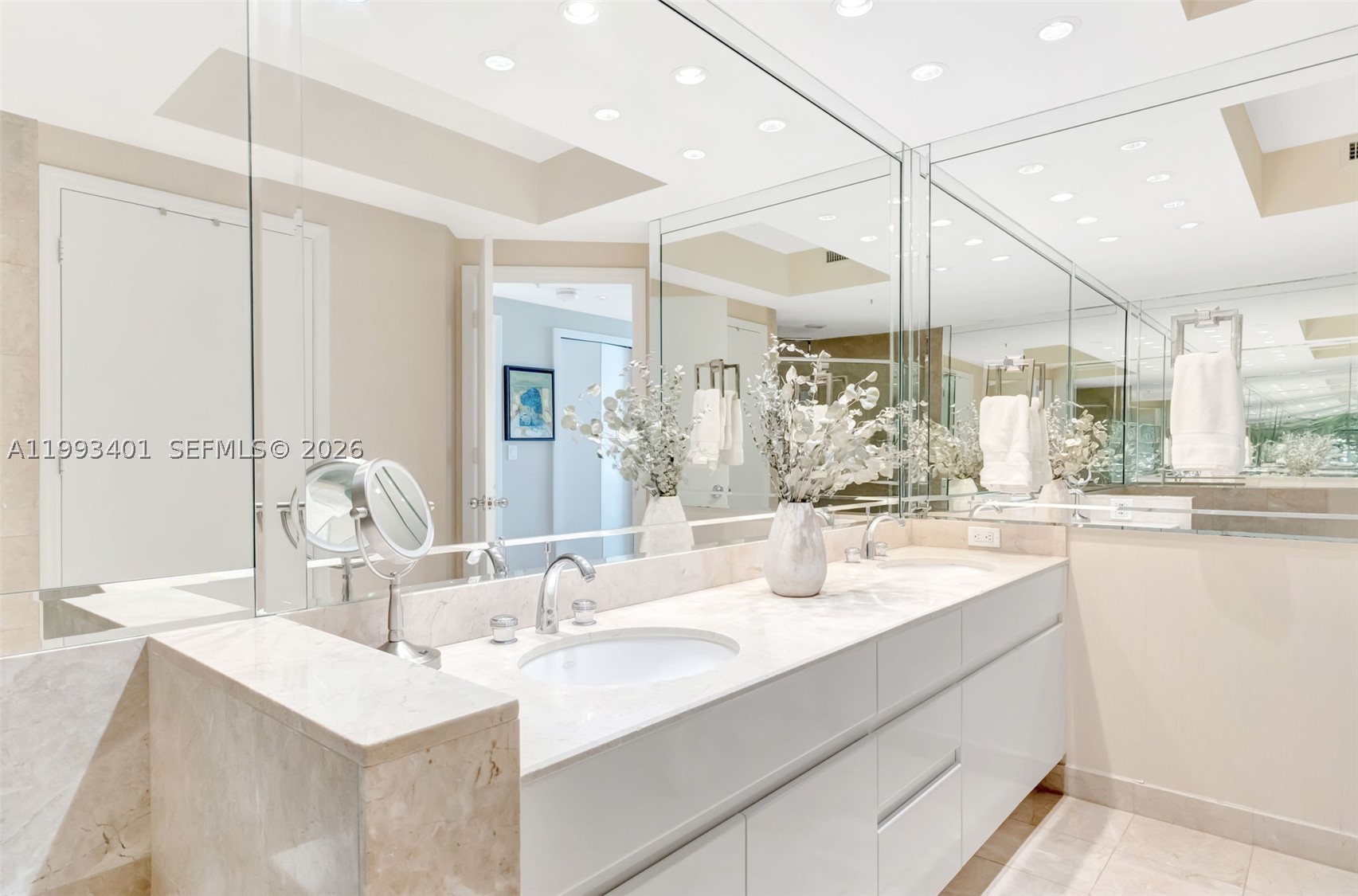 848 Brickell Key Dr #2605, Miami FL 33131