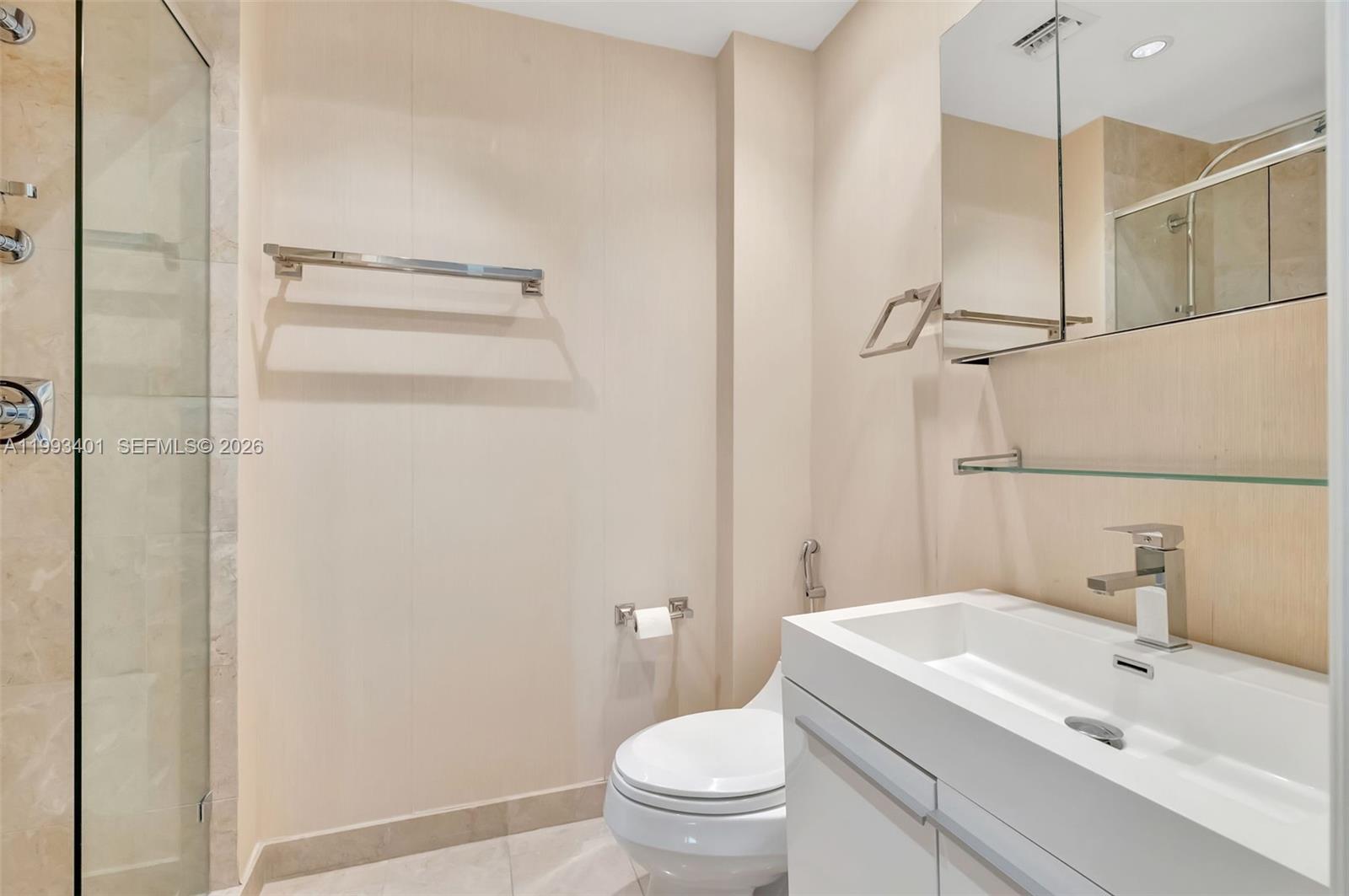 848 Brickell Key Dr #2605, Miami FL 33131