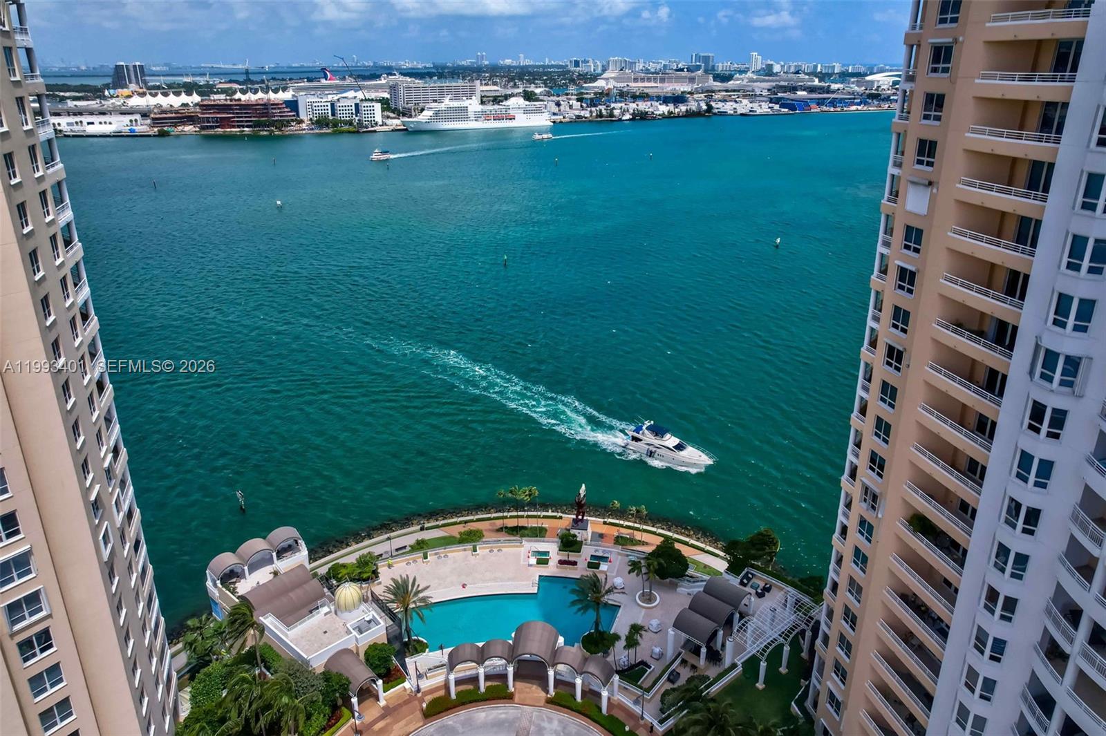 848 Brickell Key Dr #2605, Miami FL 33131