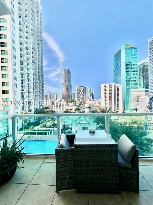 41 SE 5th St #903, Miami FL 33131