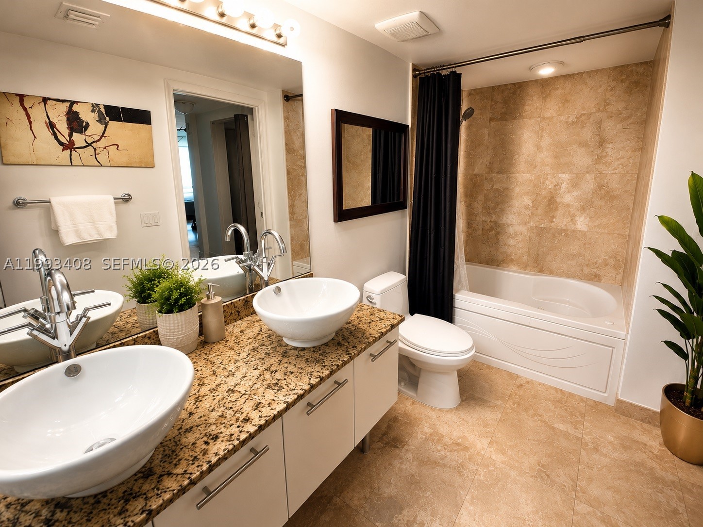 41 SE 5th St #903, Miami FL 33131