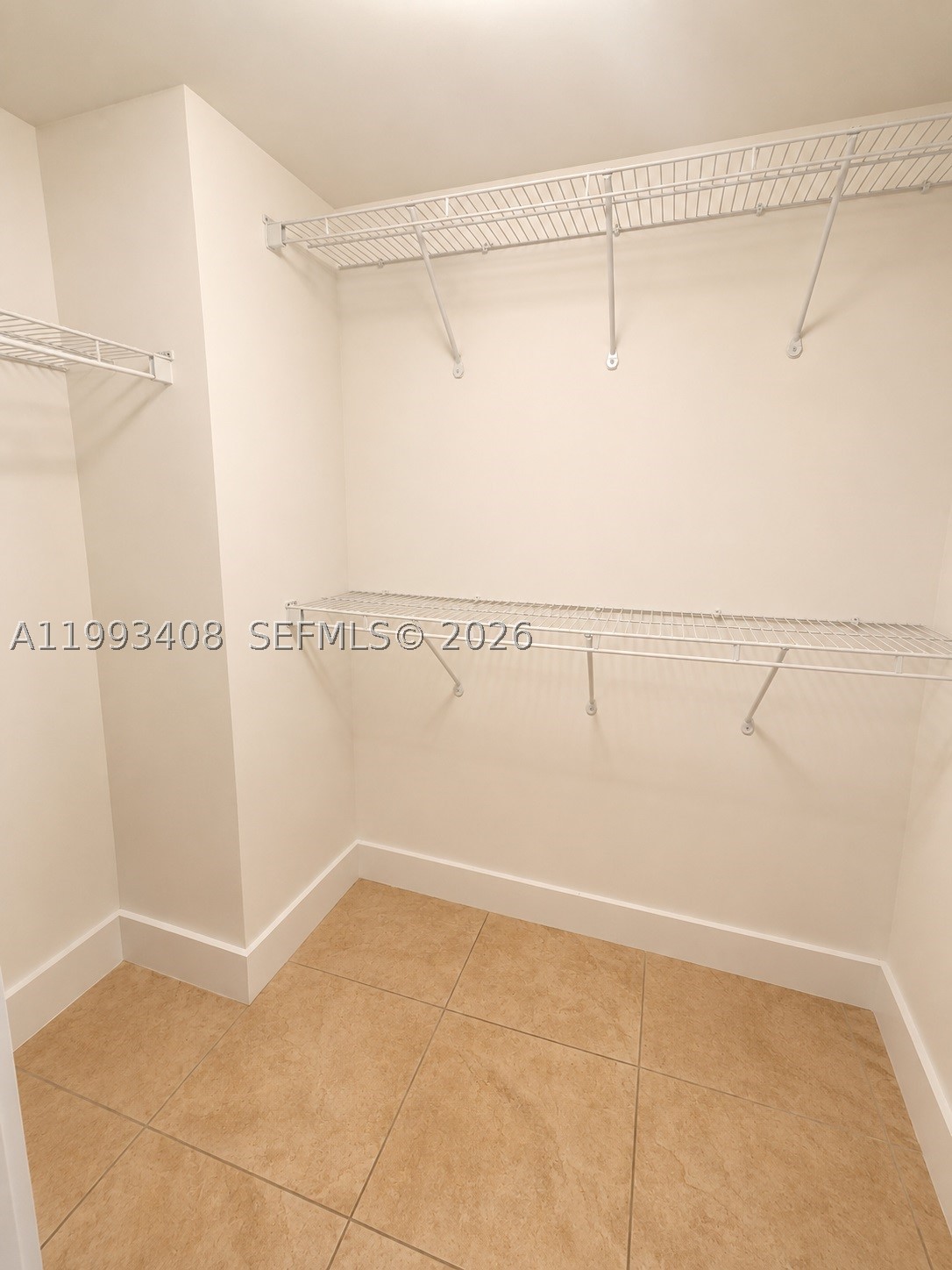41 SE 5th St #903, Miami FL 33131