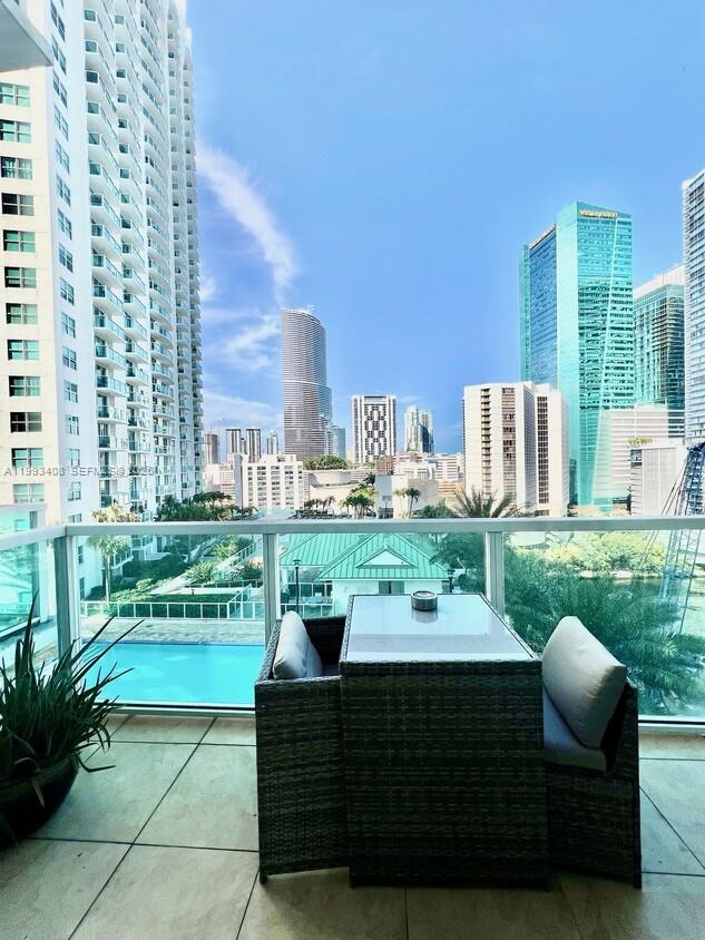 41 SE 5th St #903, Miami FL 33131