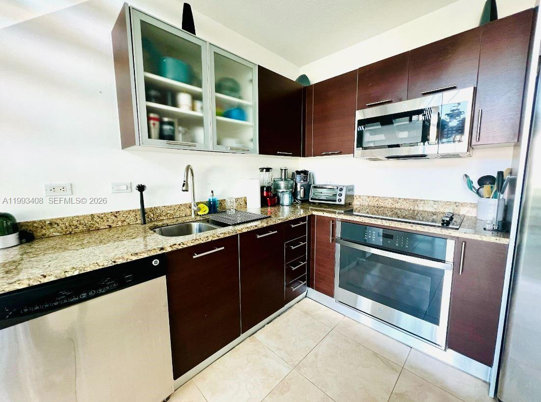 41 SE 5th St #903, Miami FL 33131