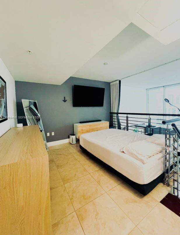 41 SE 5th St #903, Miami FL 33131