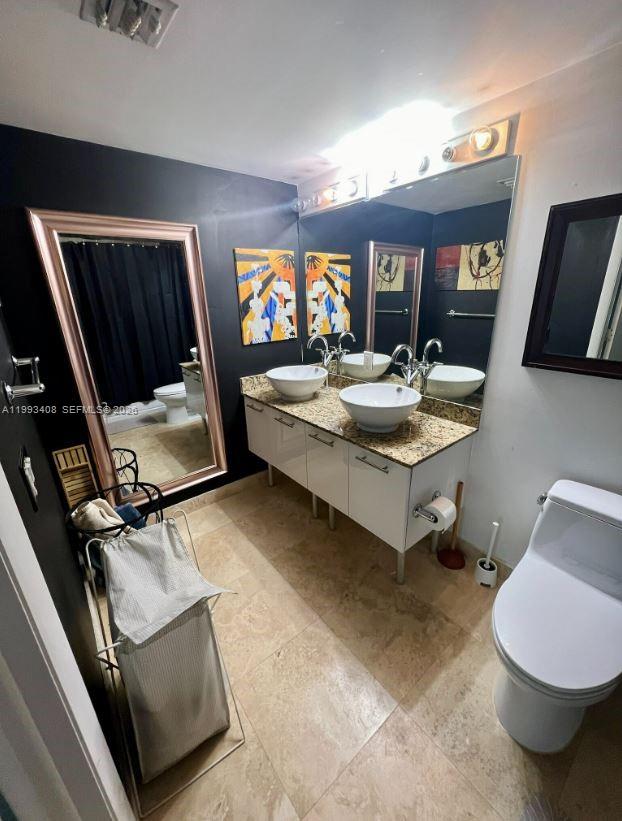41 SE 5th St #903, Miami FL 33131
