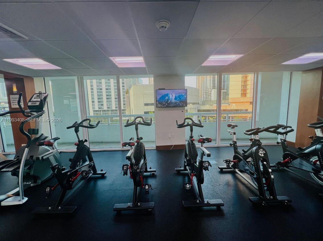 41 SE 5th St #903, Miami FL 33131
