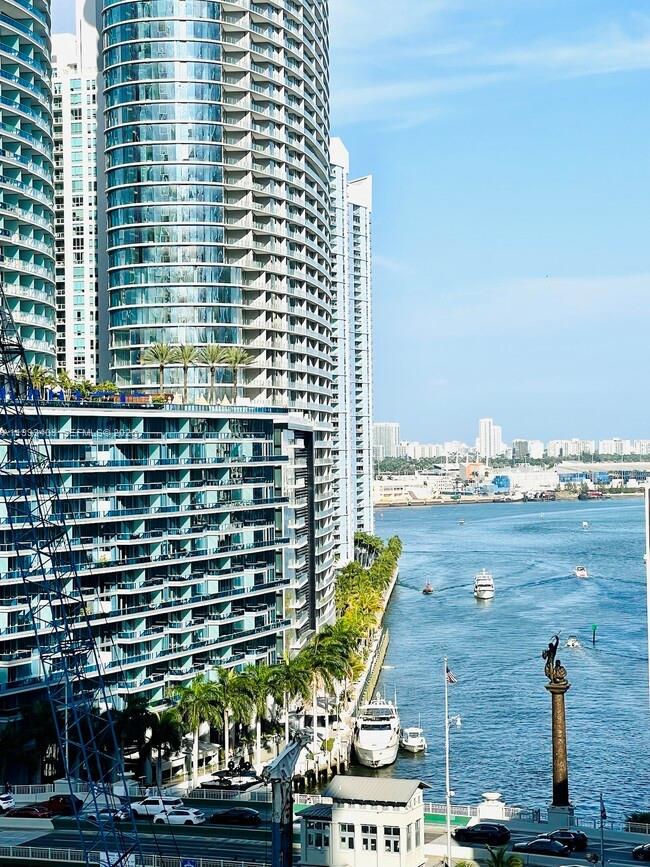 41 SE 5th St #903, Miami FL 33131