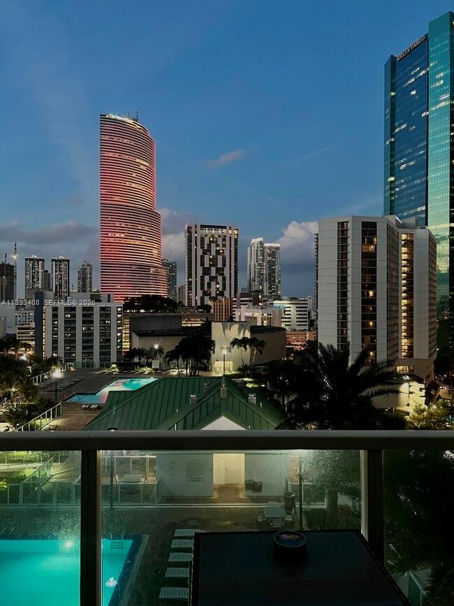 41 SE 5th St #903, Miami FL 33131