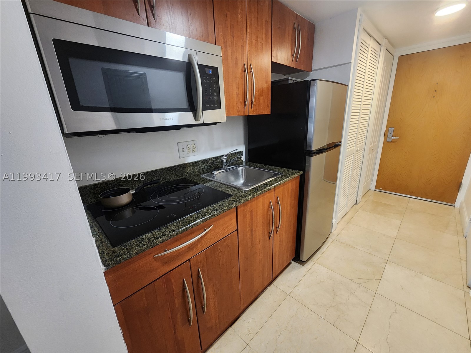 1200 Brickell Bay Dr #1510, Miami FL 33131