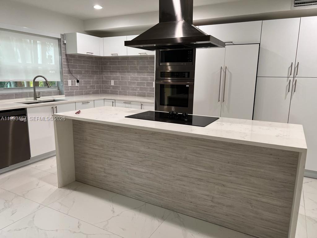 3672 NE 167th St #31, North Miami Beach FL 33160