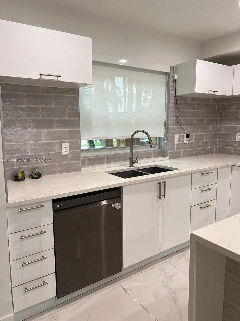 3672 NE 167th St #31, North Miami Beach FL 33160