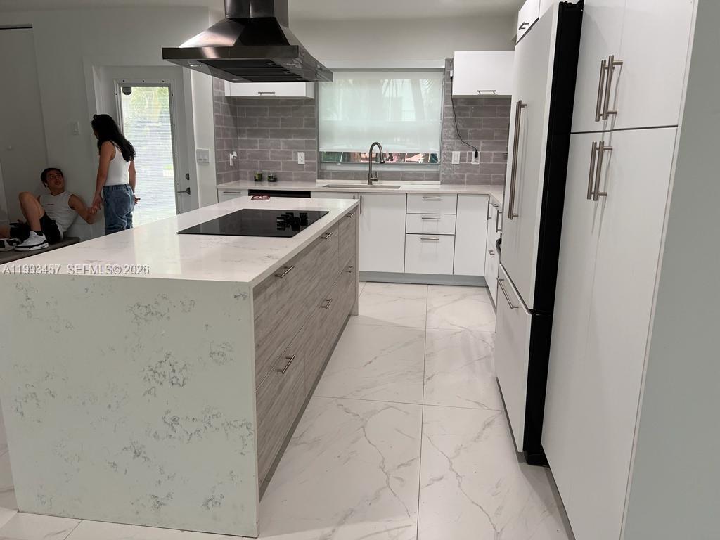 3672 NE 167th St #31, North Miami Beach FL 33160