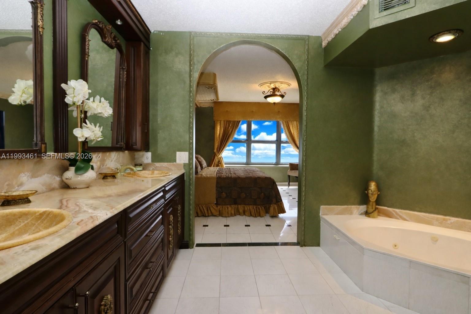 3530 Mystic Pointe Dr #2915, Aventura FL 33180