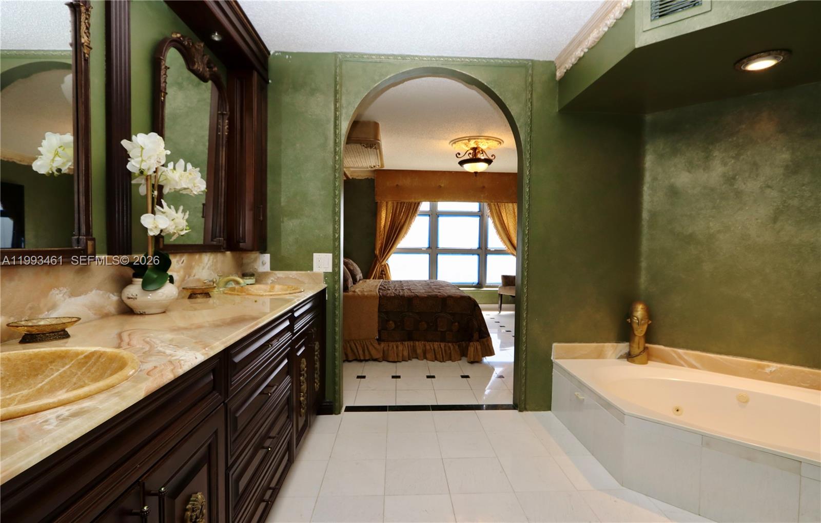 3530 Mystic Pointe Dr #2915, Aventura FL 33180