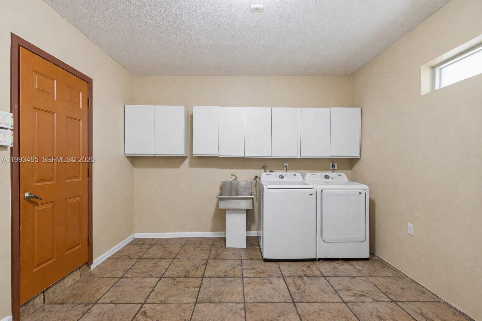 7997 SW 76th Avenue, Miami FL 33143