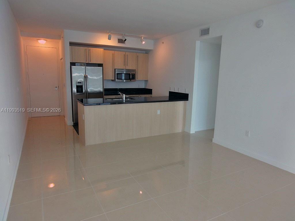 1111 SW 1 AV #1715-N, Miami FL 33130