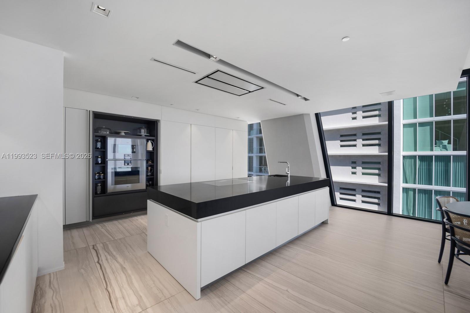1000 Biscayne Blvd #2702, Miami FL 33132