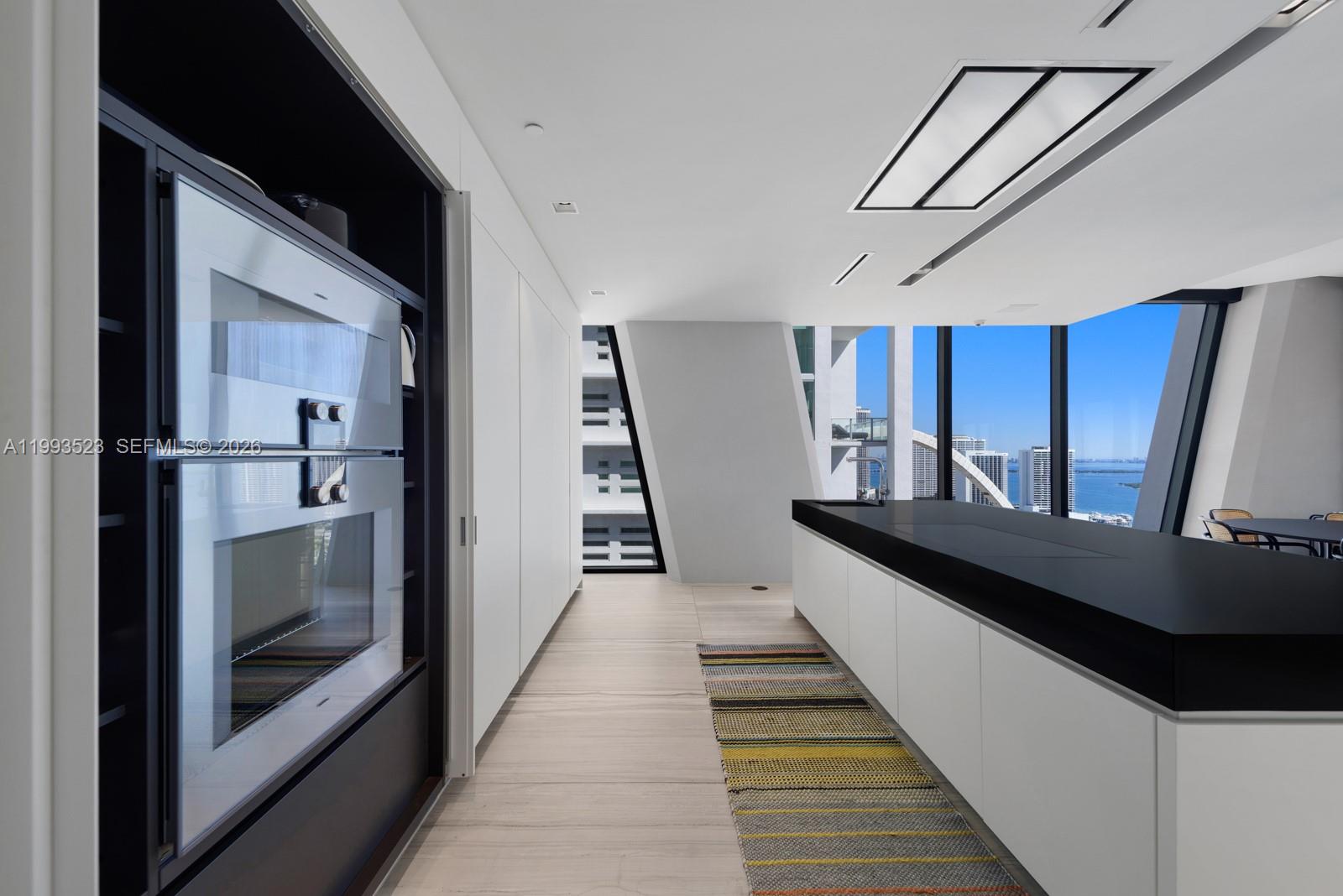 1000 Biscayne Blvd #2702, Miami FL 33132