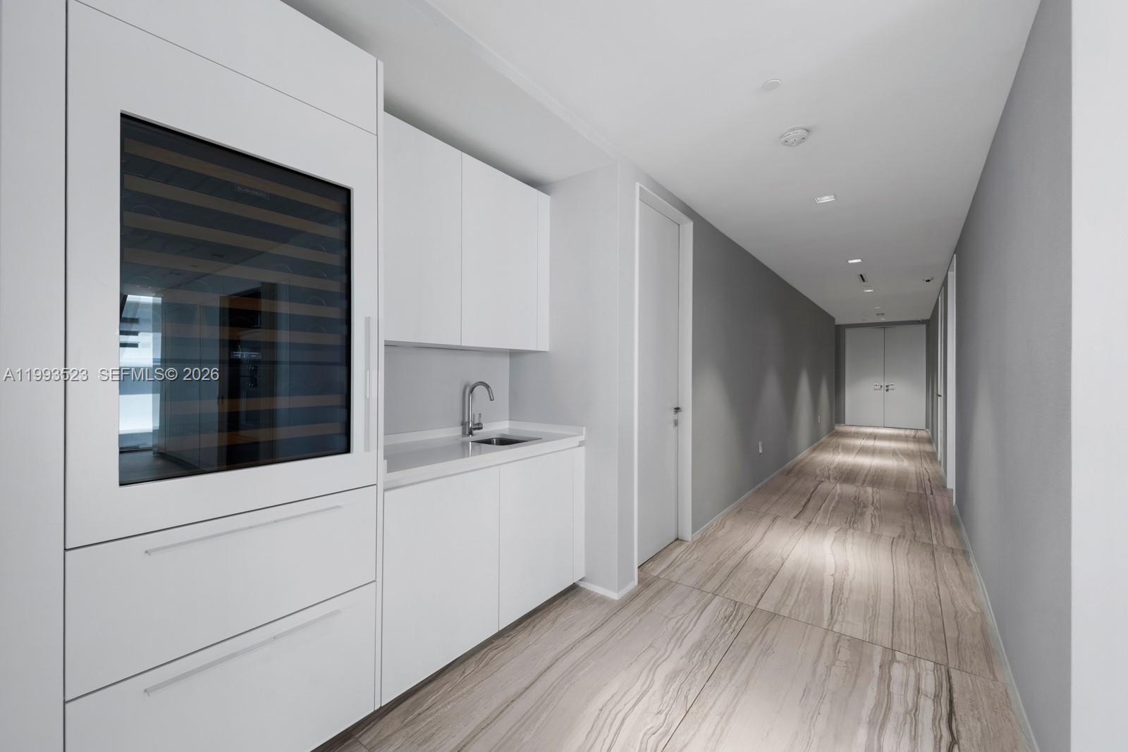 1000 Biscayne Blvd #2702, Miami FL 33132