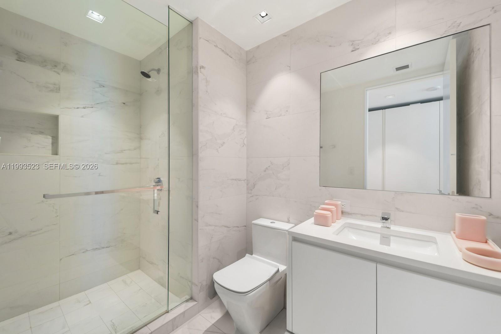 1000 Biscayne Blvd #2702, Miami FL 33132