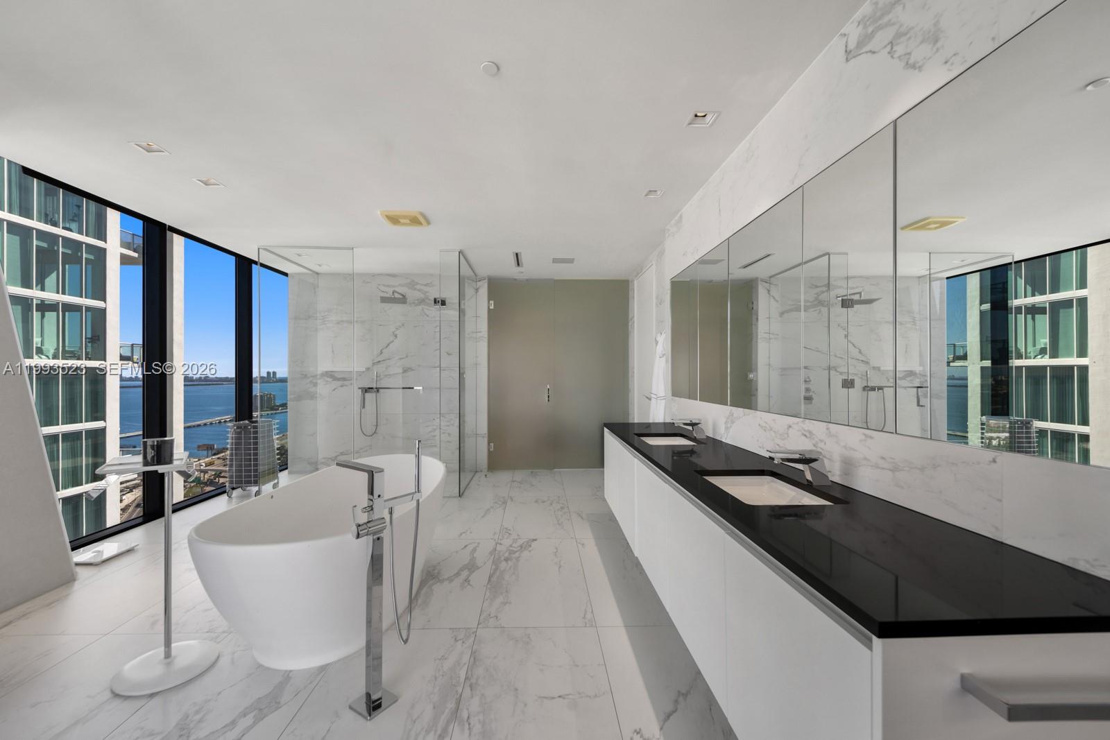 1000 Biscayne Blvd #2702, Miami FL 33132