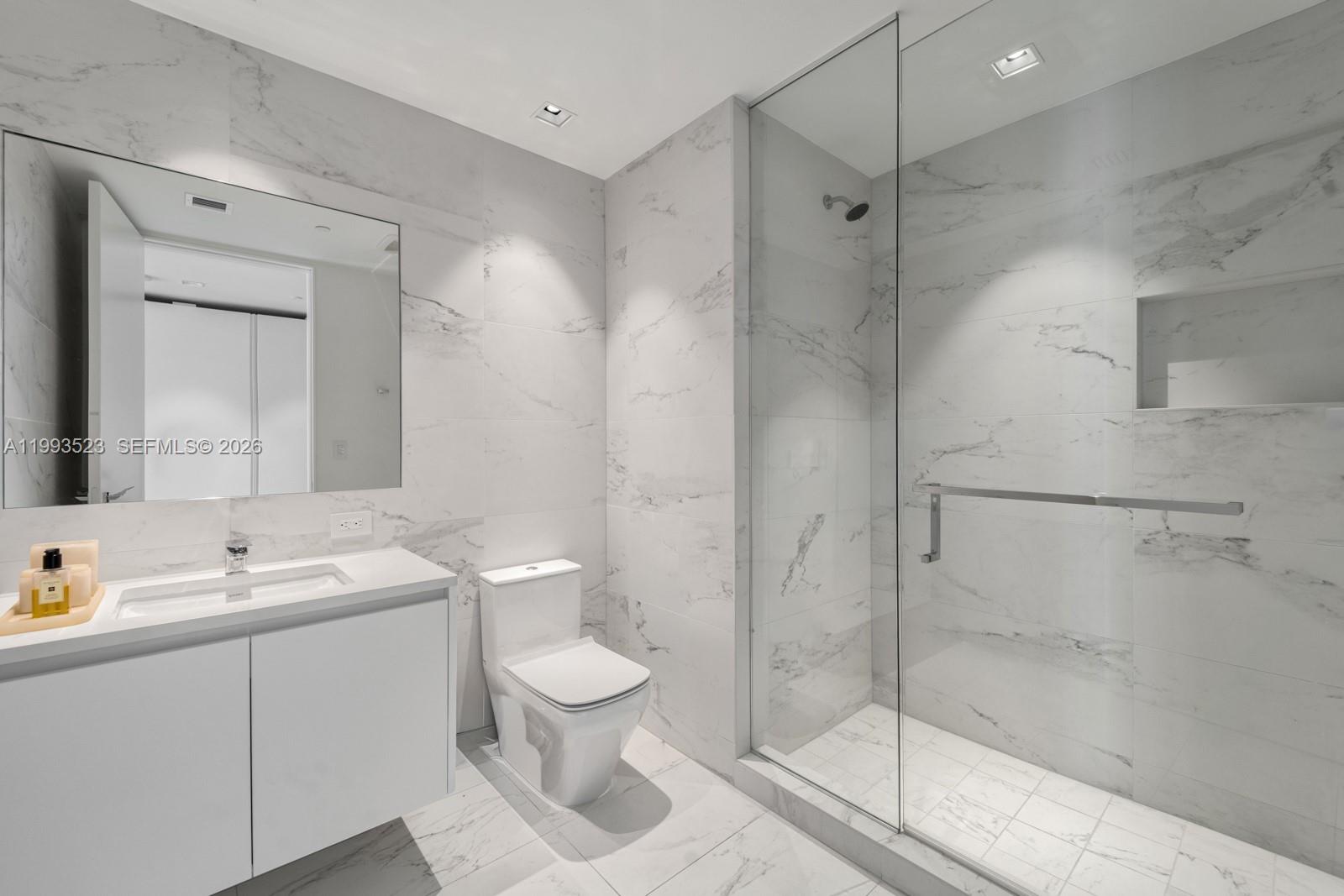 1000 Biscayne Blvd #2702, Miami FL 33132