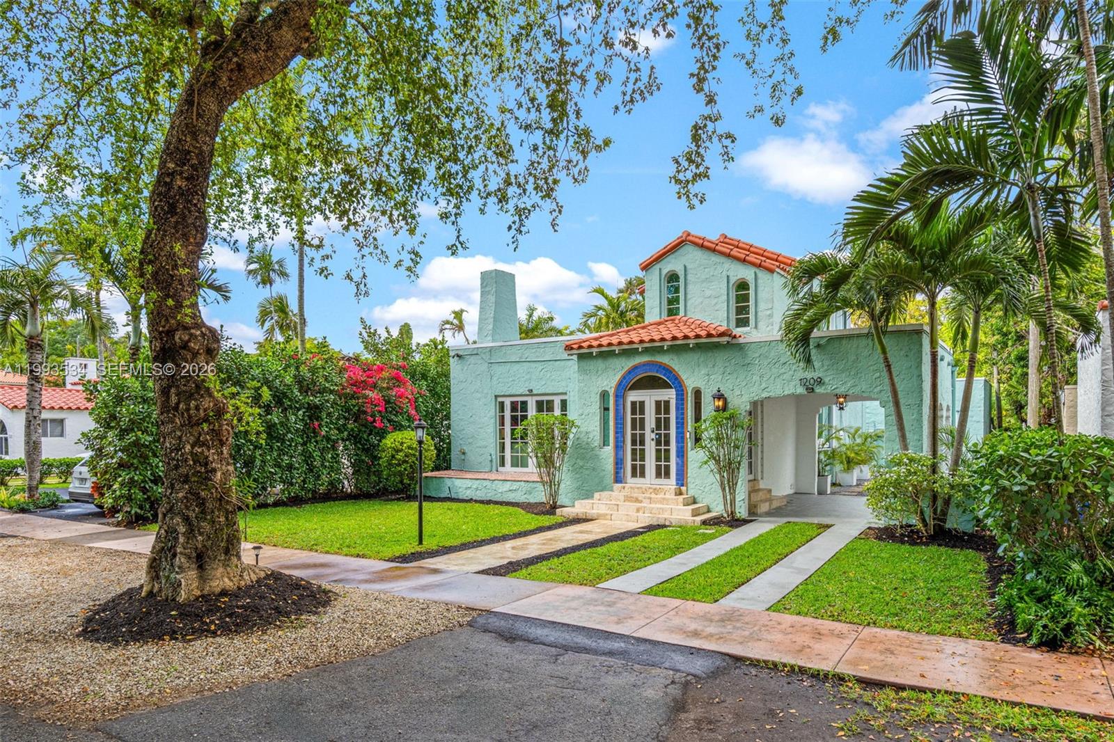 1209 La Mancha Ave, Coral Gables FL 33134