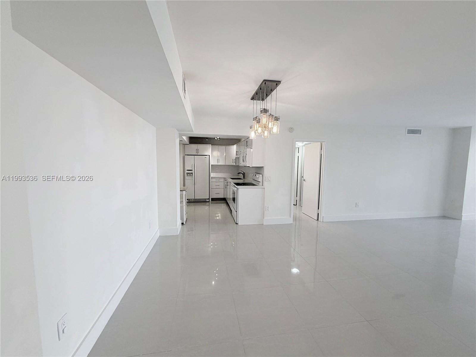 2333 Brickell Ave #1407, Miami FL 33129