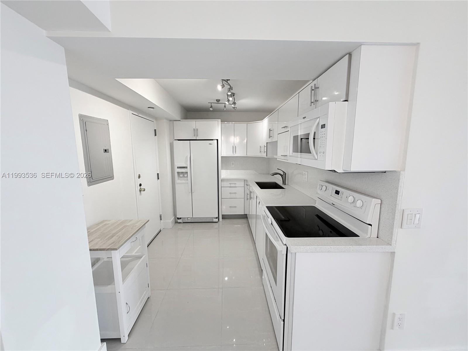 2333 Brickell Ave #1407, Miami FL 33129