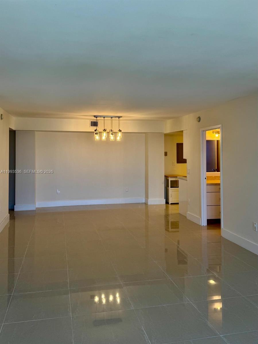 2333 Brickell Ave #1407, Miami FL 33129