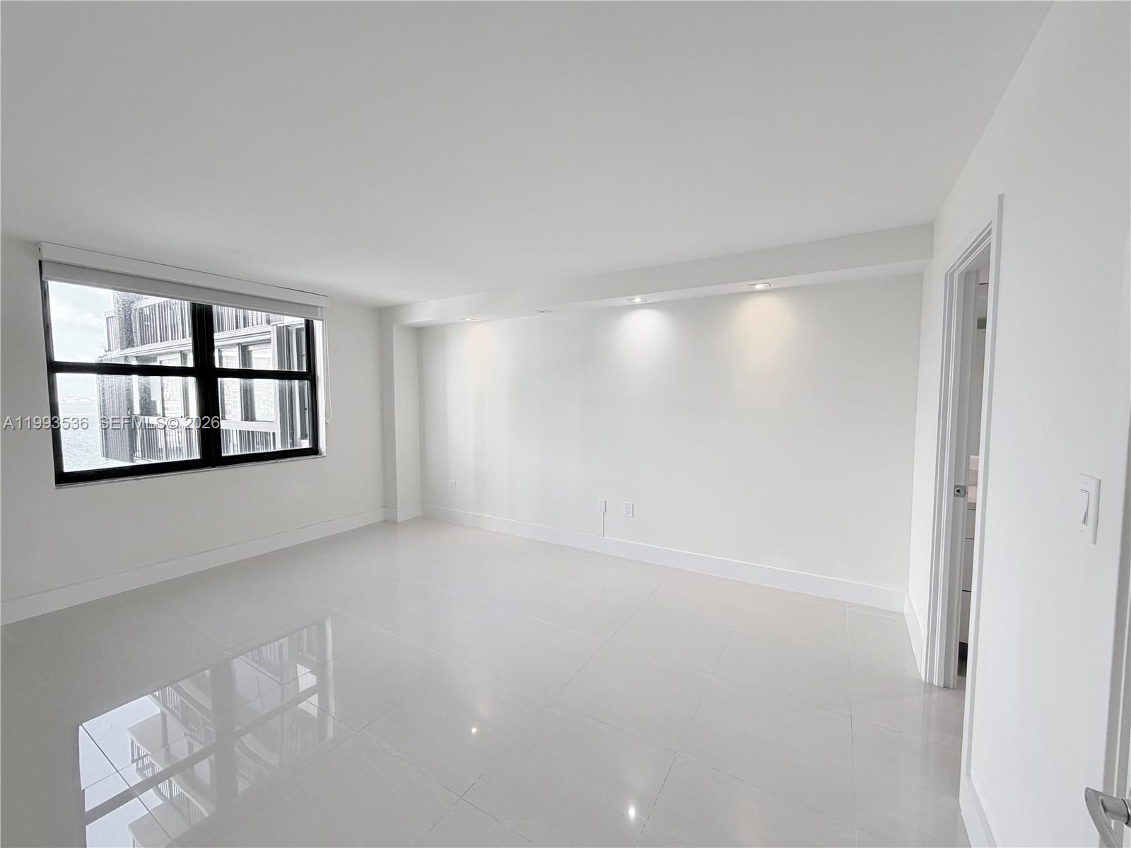 2333 Brickell Ave #1407, Miami FL 33129
