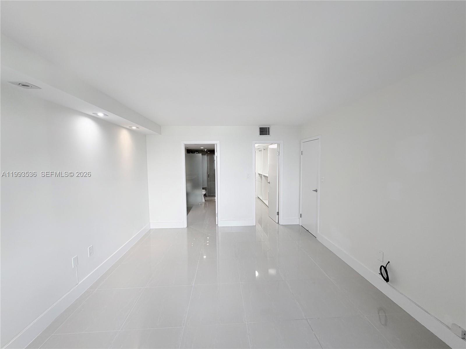 2333 Brickell Ave #1407, Miami FL 33129