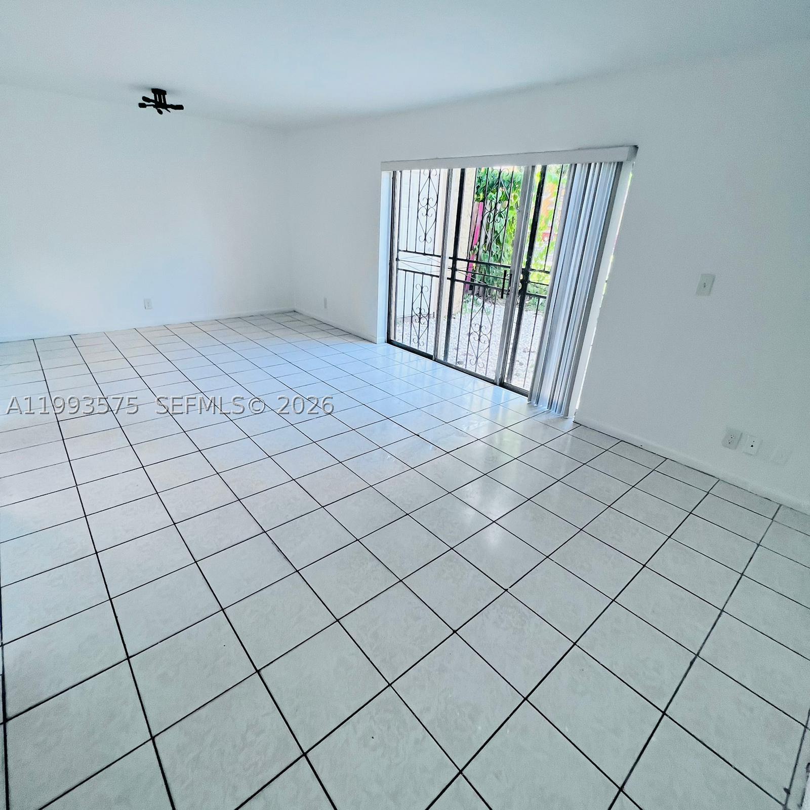 5721 Blueberry Ct #125, Lauderhill FL 33313