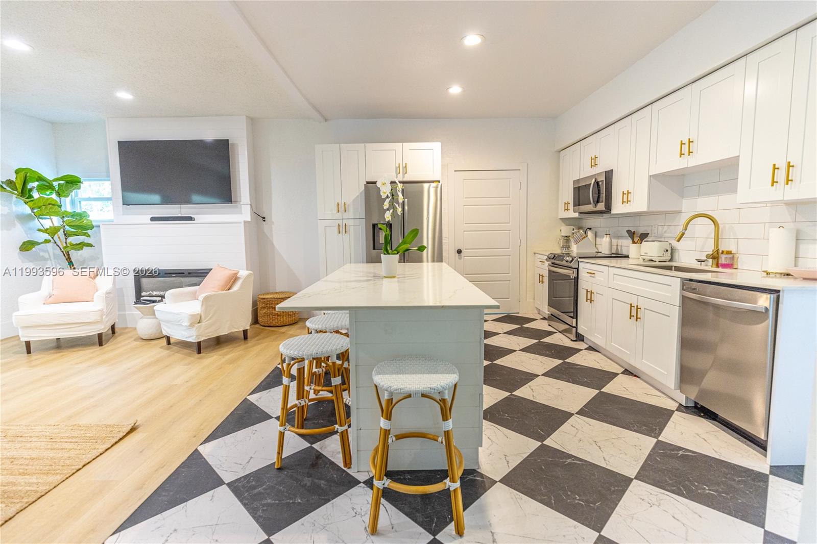745 NW 47th Ter, Miami FL 33127